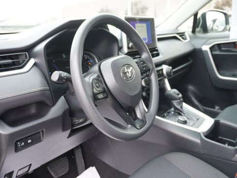 Used 2025 Toyota RAV4 LE image 19