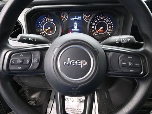 Used 2024 Jeep Gladiator Sport AWD/4WD image 13