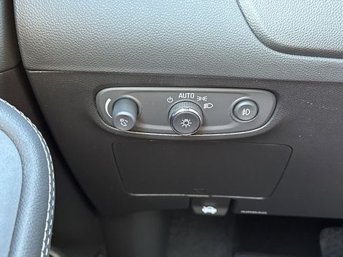 Used 2023 Buick Encore GX Essence w/ Experience Buick Package image 30