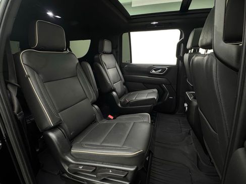 Used 2023 GMC Yukon XL SLT w/ SLT Premium Package AWD/4WD image 43