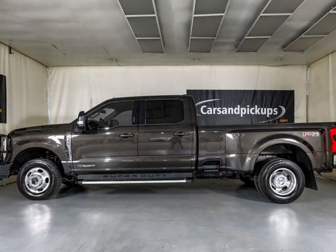 Used 2024 Ford F350 Lariat w/ FX4 Off-Road Package AWD/4WD image 11