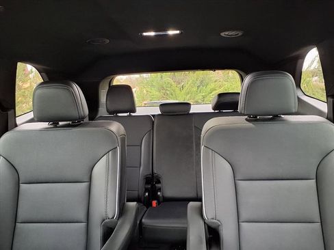 Used 2025 Buick Enclave Preferred w/ Power Package image 20