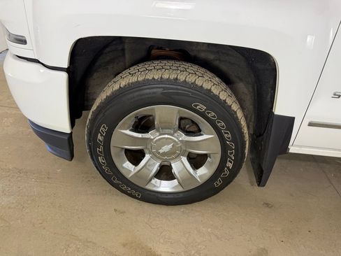 Used 2017 Chevrolet Silverado 1500 LT w/ All Star Edition AWD/4WD image 9