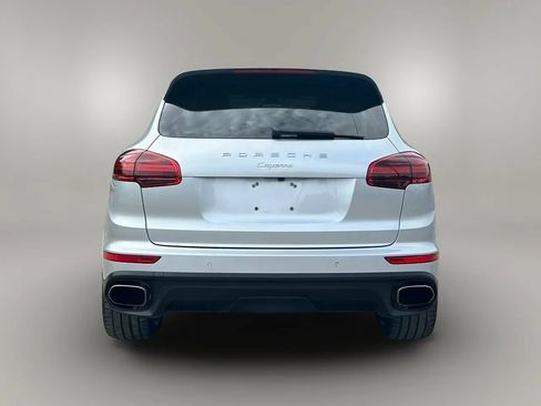 Used 2017 Porsche Cayenne AWD/4WD image 7