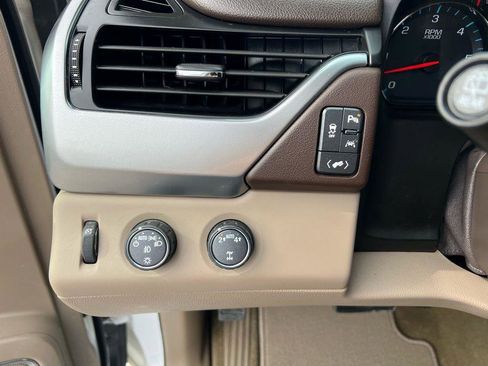 Used 2018 Chevrolet Suburban LT w/ LT Signature Package image 47