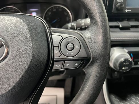 Used 2020 Toyota RAV4 XLE image 12