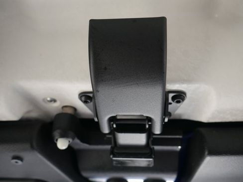 Used 2018 Jeep Wrangler Unlimited Sport image 28