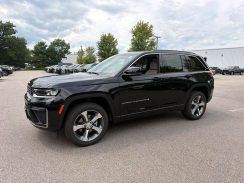 New 2026 Jeep Grand Cherokee Limited AWD/4WD image 4
