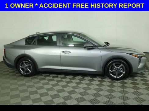 Used 2025 Kia K4 FWD image 2