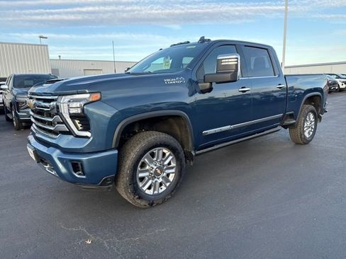 Used 2025 Chevrolet Silverado 3500 High Country w/ High Country Premium Package image 1