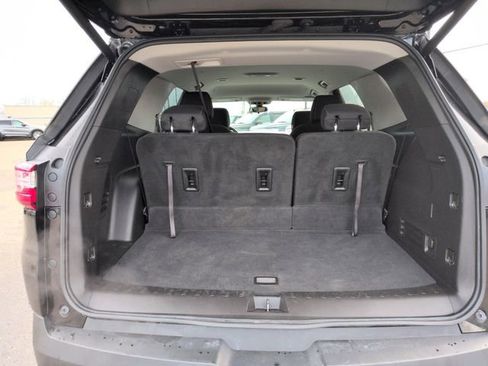 Used 2021 Chevrolet Traverse LT FWD image 49