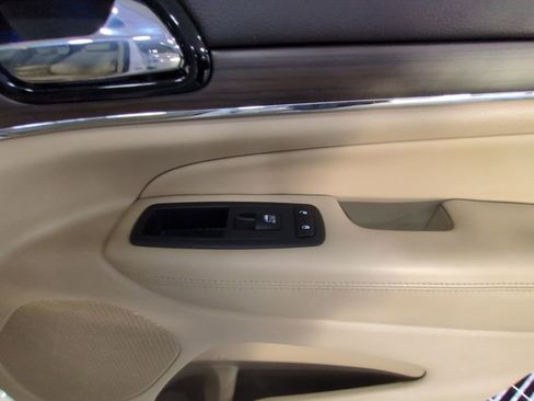 Used 2019 Jeep Grand Cherokee Overland image 26