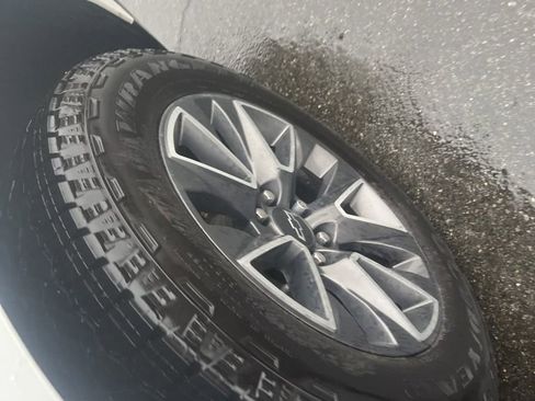 Used 2021 Chevrolet Suburban Z71 w/ Luxury Package image 5