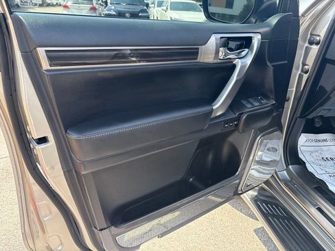 Used 2023 Lexus GX 460 Premium w/ Premium Package AWD/4WD image 12