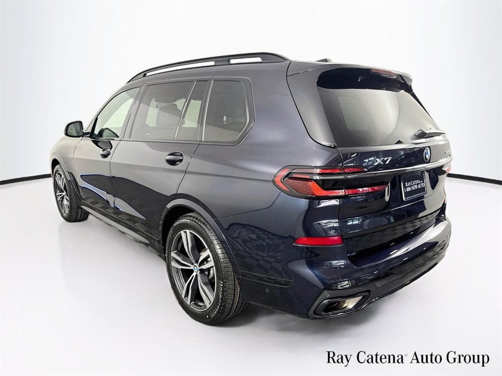 Used 2024 BMW X7 xDrive40i w/ M Sport Package AWD/4WD image 5