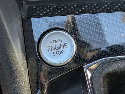 New 2026 Volkswagen Taos SE image 15