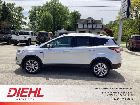 Used 2018 Ford Escape Titanium w/ Ford Safe & Smart Package AWD/4WD image 4
