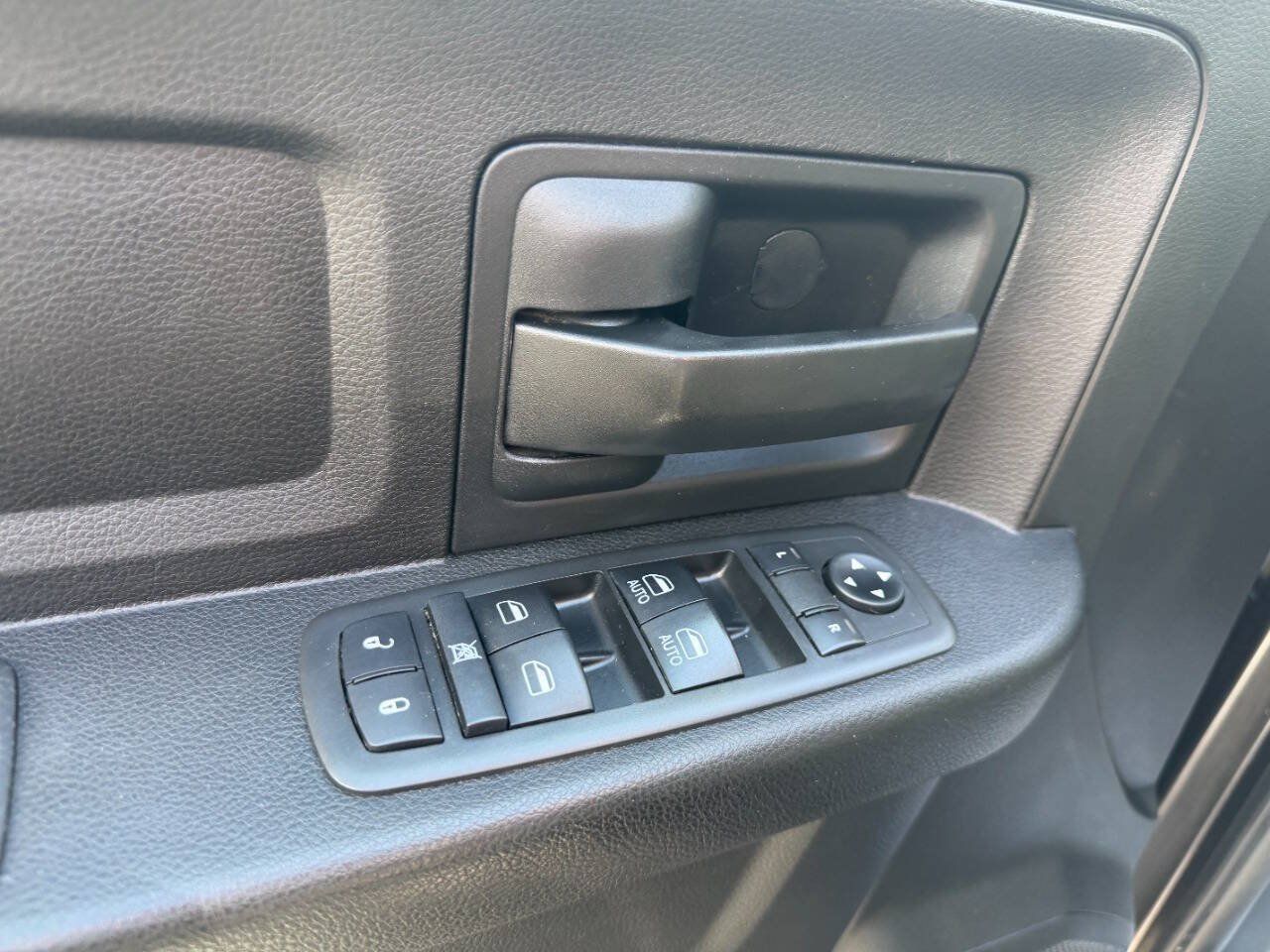 Used 2018 RAM 2500 Tradesman w/ Chrome Appearance Group AWD/4WD image 22