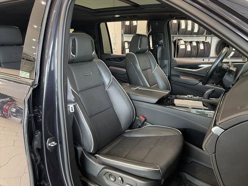 Used 2023 Cadillac Escalade ESV Sport AWD/4WD image 47