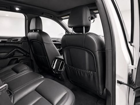 Used 2018 Porsche Cayenne S AWD/4WD image 20