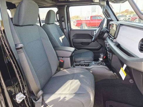 New 2026 Jeep Gladiator Sport AWD/4WD image 17