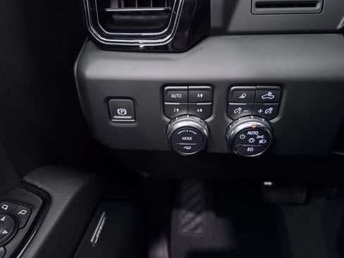 Certified 2024 GMC Sierra 1500 AT4 w/ AT4 Preferred Package AWD/4WD image 25