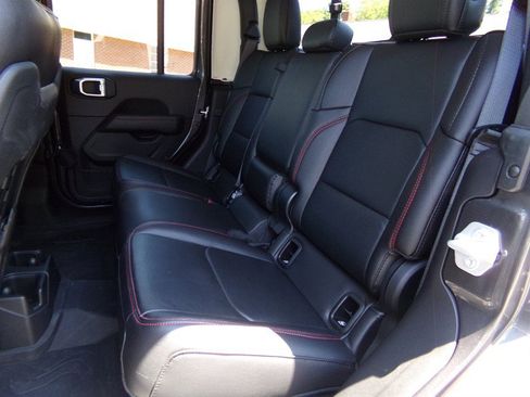 Used 2023 Jeep Gladiator Rubicon AWD/4WD image 26