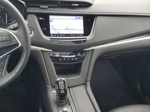 Certified 2025 Cadillac XT5 Premium Luxury AWD/4WD image 31