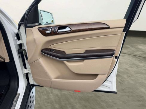 Used 2019 Mercedes-Benz GLS 550 4MATIC image 34