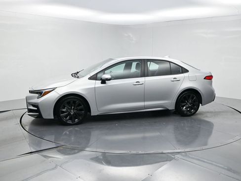Used 2023 Toyota Corolla SE FWD image 3