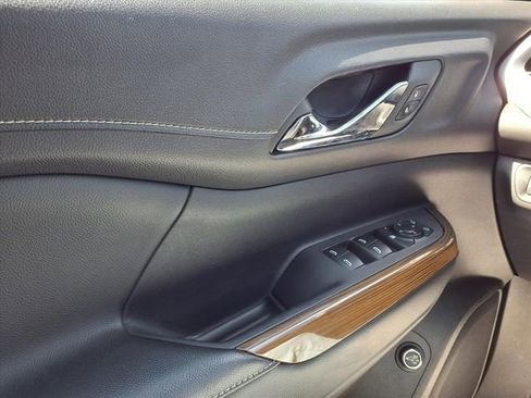 Used 2021 GMC Acadia SLE w/ Driver Convenience Package image 20