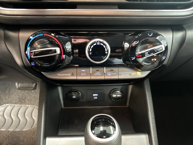 Used 2023 Hyundai Kona SEL AWD/4WD image 29
