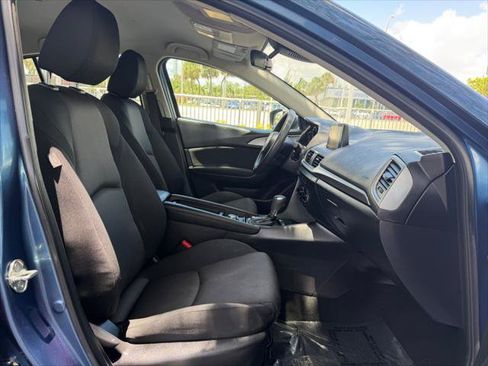 Used 2018 MAZDA MAZDA3 Sport FWD image 14