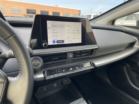 Used 2025 Toyota Prius LE image 18