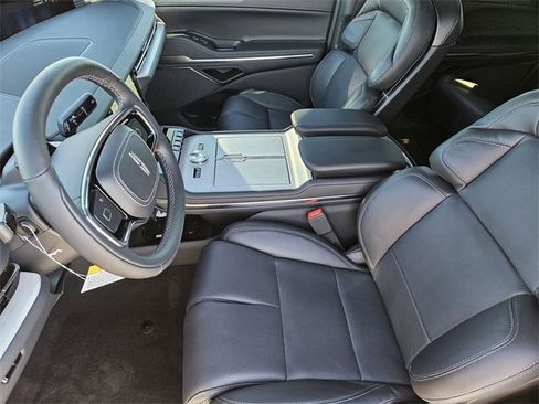 New 2025 Lincoln Navigator L Reserve w/ Jet Appearance Package image 11