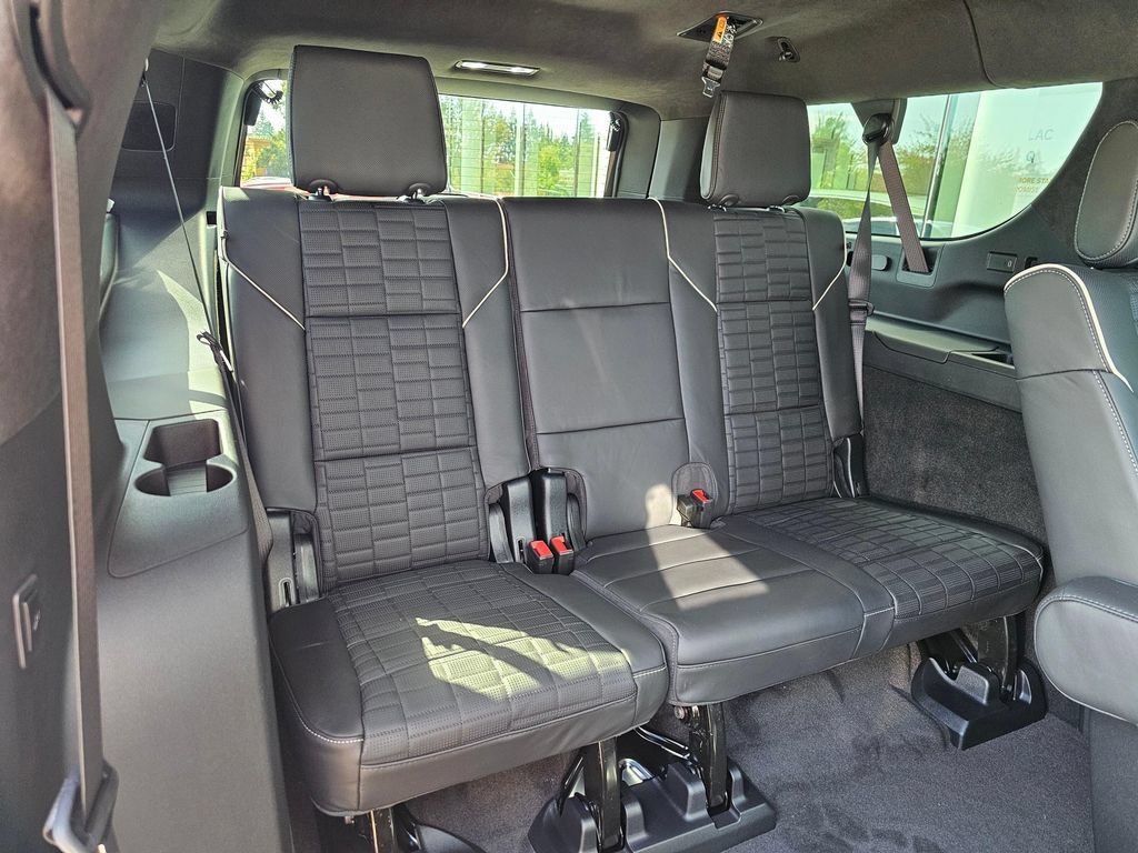New 2026 Cadillac Escalade ESV Platinum Sport AWD/4WD image 13
