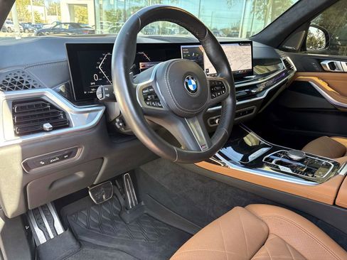Used 2024 BMW X7 xDrive40i w/ M Sport Package image 25
