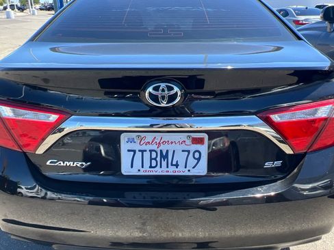 Used 2016 Toyota Camry SE FWD image 19