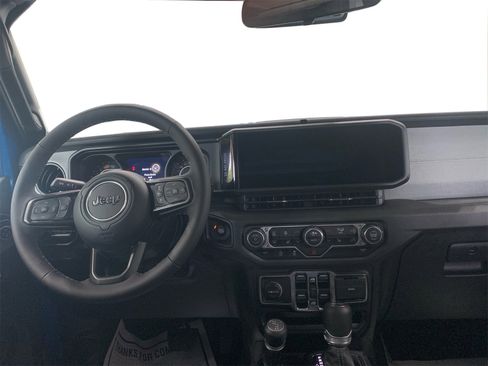 Used 2025 Jeep Wrangler Sport S image 20