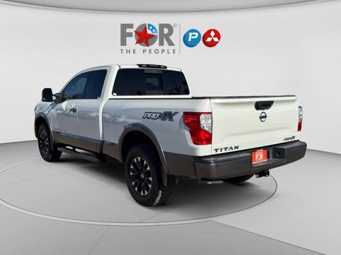 Used 2018 Nissan Titan PRO-4X w/ Pro-4x Convenience Package AWD/4WD image 3