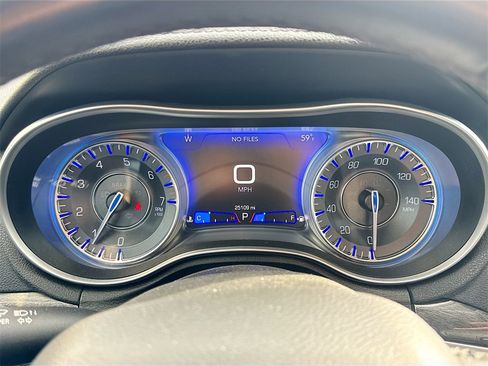 Used 2022 Chrysler 300 Touring w/ Sport Appearance Package image 12