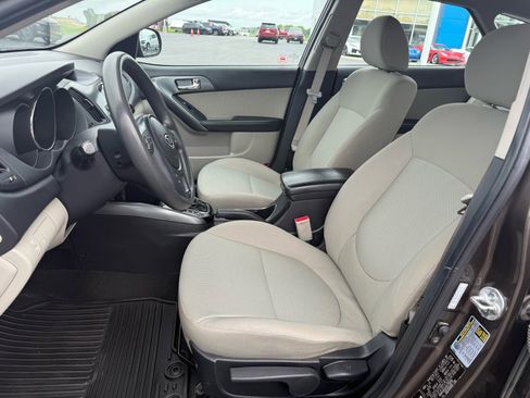 Used 2013 Kia Forte EX FWD image 9
