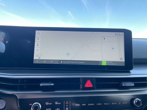 Used 2025 Kia Sorento S w/ Panoramic Sunroof Package image 5