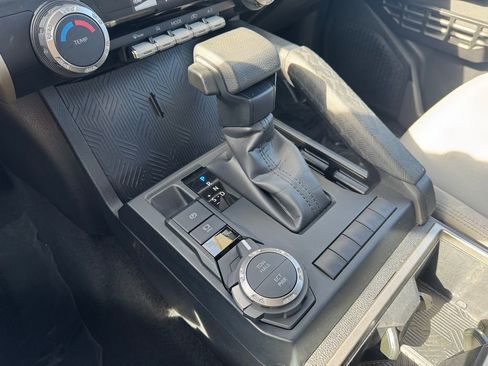Used 2024 Toyota Tacoma SR5 AWD/4WD image 16