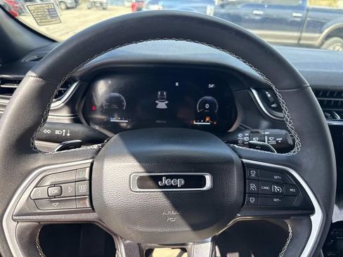 Used 2023 Jeep Grand Cherokee Altitude AWD/4WD image 34