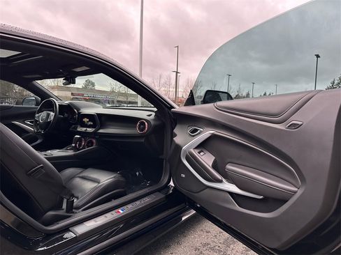 Used 2018 Chevrolet Camaro SS w/ Redline Edition image 11