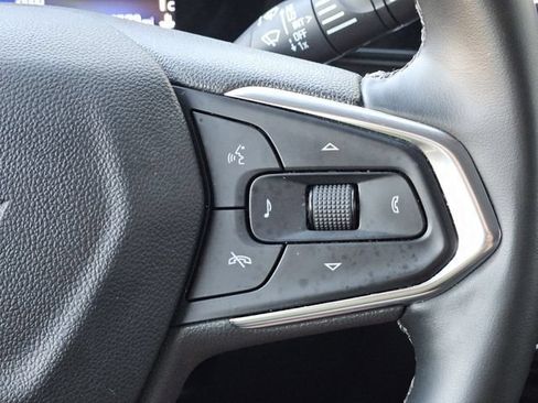 Used 2025 Chevrolet Trax LT w/ LT Convenience Package FWD image 18