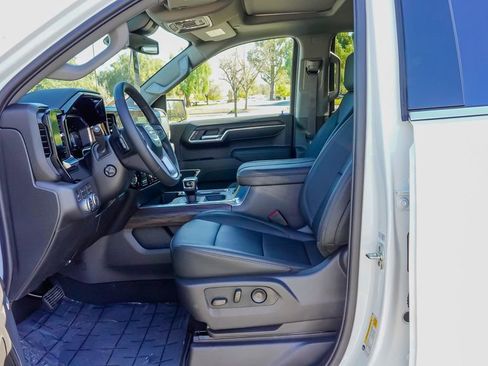 New 2026 GMC Sierra 1500 SLT image 14