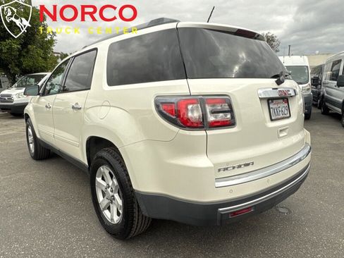 Used 2015 GMC Acadia SLE image 6