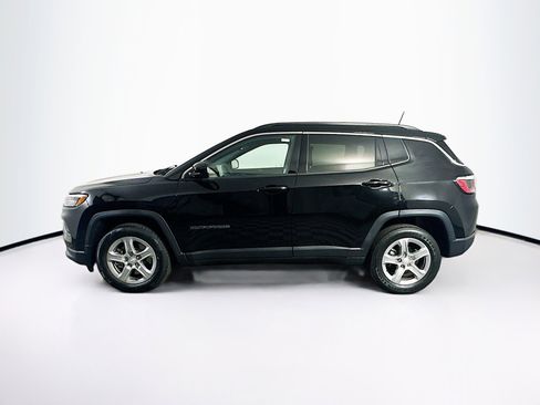 Used 2023 Jeep Compass Latitude w/ Convenience Group AWD/4WD image 4